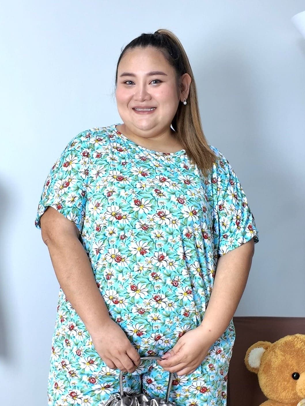 เสื้อเชิ้ตแขนยาว สีขาว